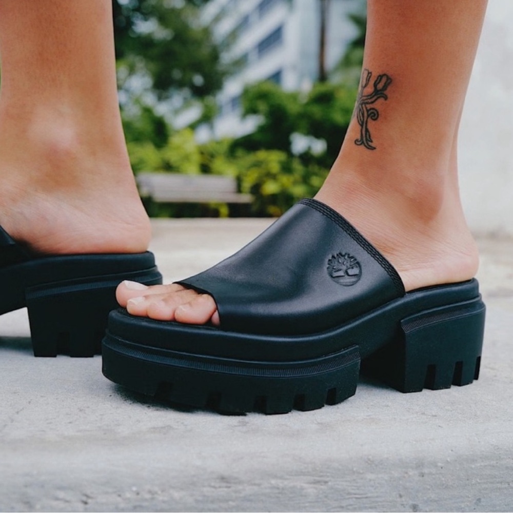 Timberland Black Leather Everleigh Chunky Platform Slide Sandals Women’s 8.5